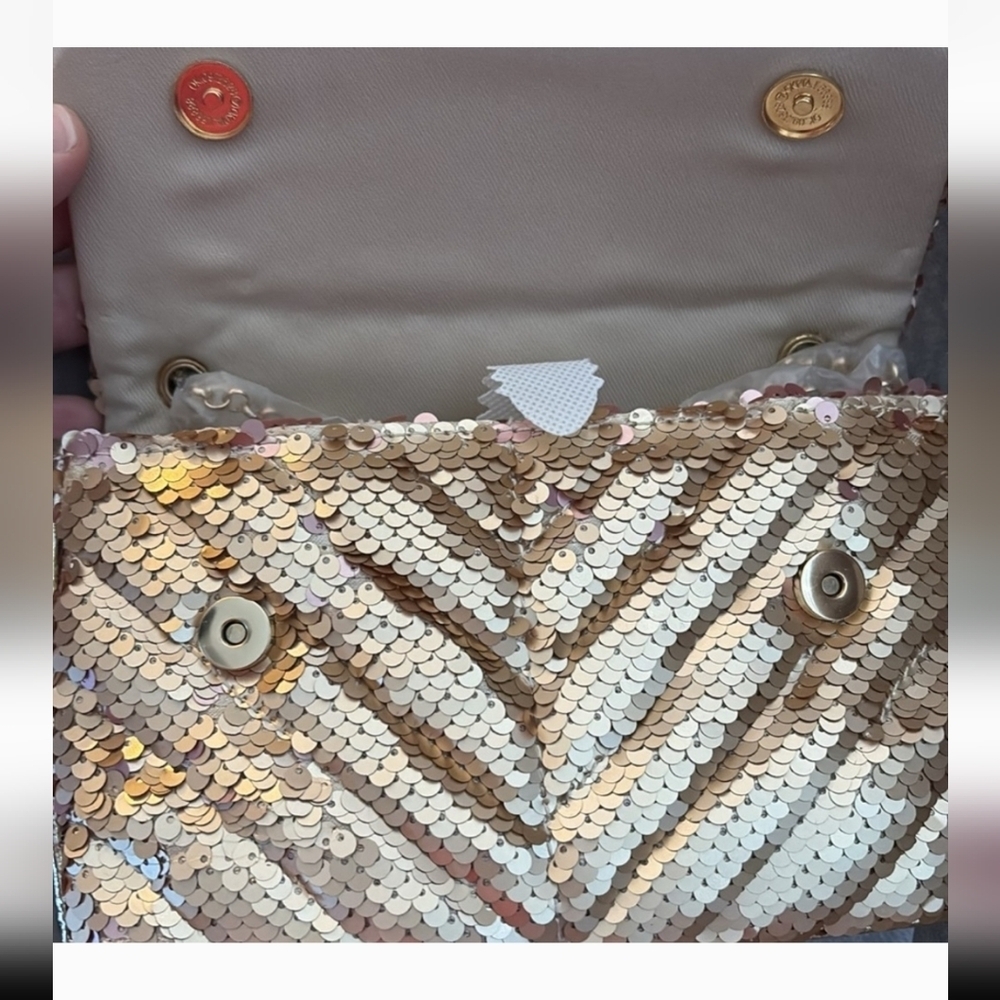 Nicole Miller Sequin Gold 8" x 4" x 2 " Clutch Bag - Picture 4 of 7